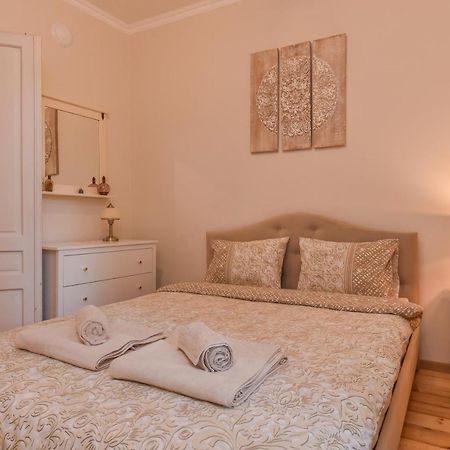 Spacious Vintage 2Br, 2Bath Apartment By Flat Mаnager ソフィア エクステリア 写真