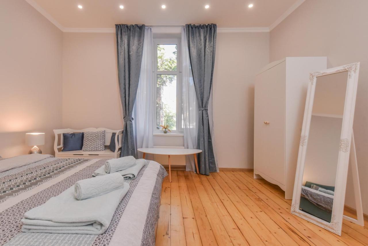 Spacious Vintage 2Br, 2Bath Apartment By Flat Mаnager ソフィア エクステリア 写真