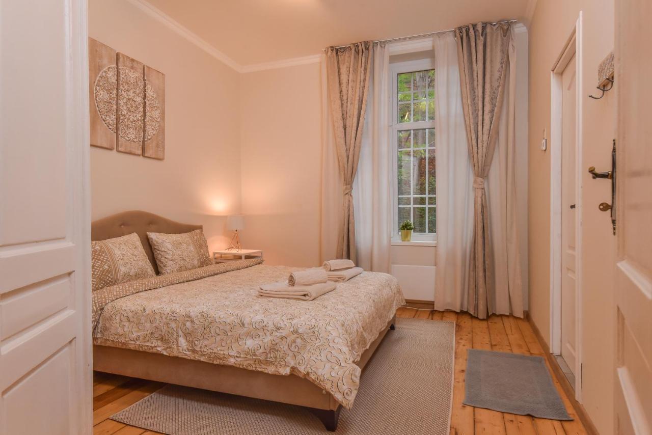 Spacious Vintage 2Br, 2Bath Apartment By Flat Mаnager ソフィア エクステリア 写真